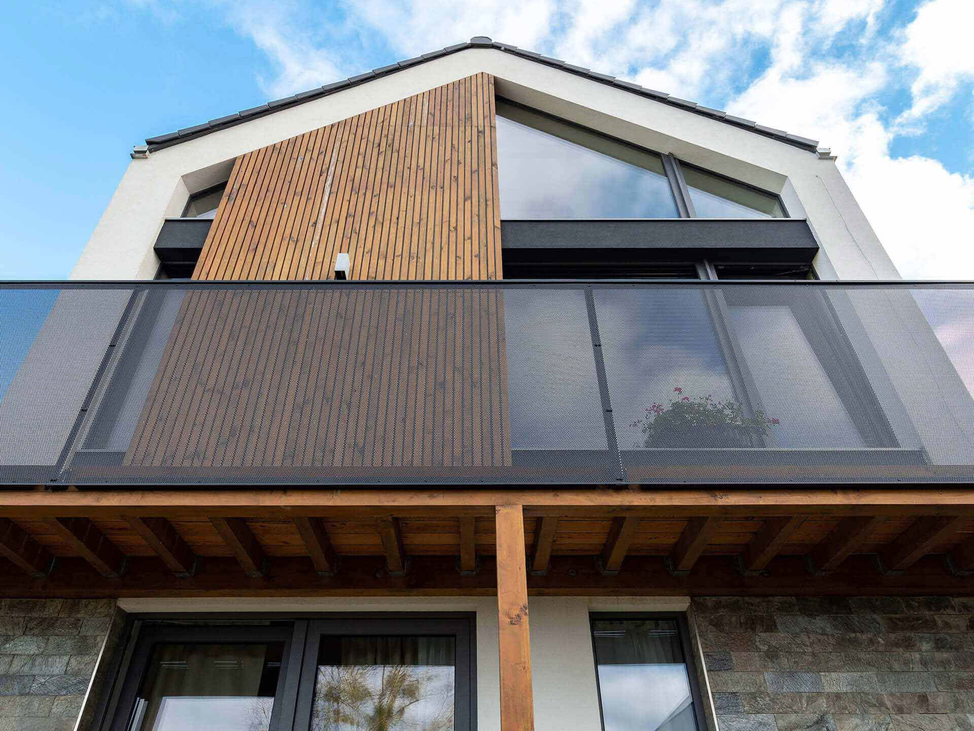 La maison est conçue comme une grange moderne.