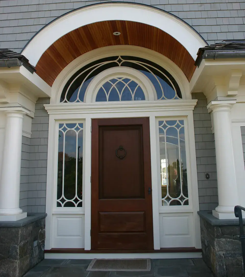 Porte en bois marron foncé