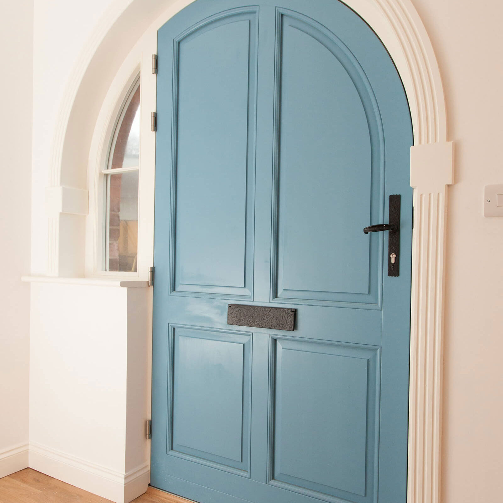 Porte en bois bleue